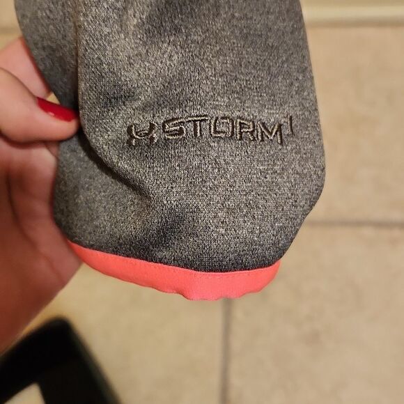 Under Armour Women's "Storm 1" Gray Pullover Hoodie w/ Pink Detailing Size S - Picture 3 of 7